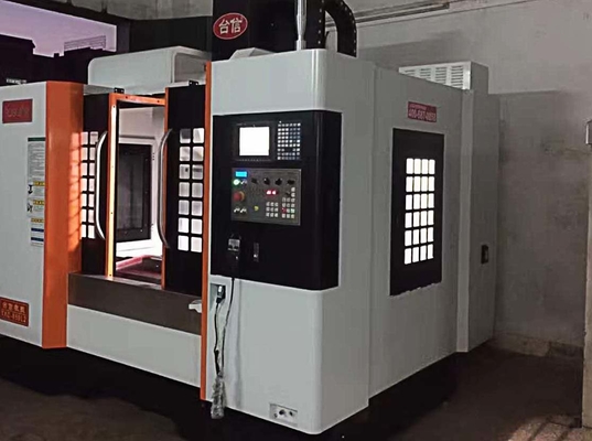 Trung Quốc Tốc độ trục chính Máy phay CNC Đài Loan Tải tối đa 150KG 10000 mm / phút nhà máy sản xuất