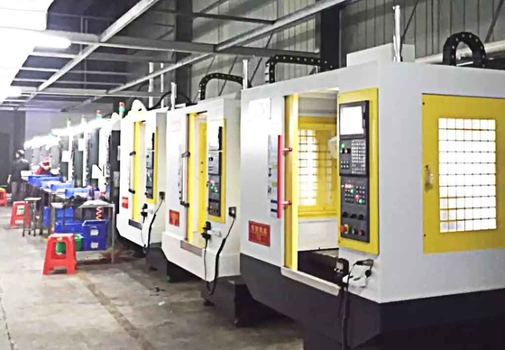 Trung Quốc Máy khoan và khai thác tốc độ cao CNC Mô-men xoắn mạnh mẽ 3000 KG Trọng lượng nhà máy sản xuất
