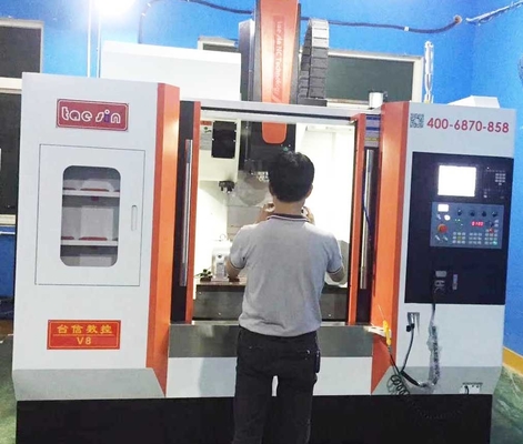 Trung Quốc Độ cứng cao 3 trục Máy CNC Trung tâm 12000 RPM Ổ trục trực tiếp trục chính nhà phân phối